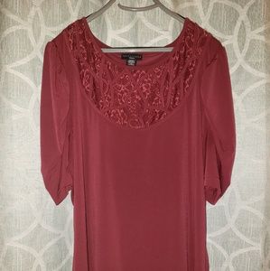 Apostrophe 20-22W Maroon top